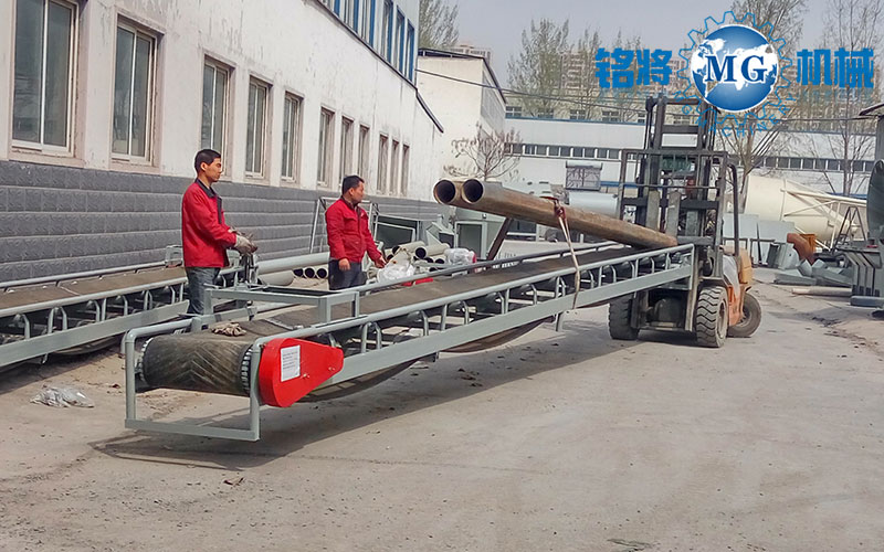 皮帶輸送機(jī)跑偏的原因，皮帶輸送機(jī)跑偏怎么調(diào)