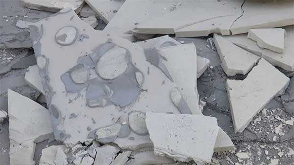 一場(chǎng)大風(fēng)過(guò)后，銀川一小區(qū)外墻保溫層大面積脫落！