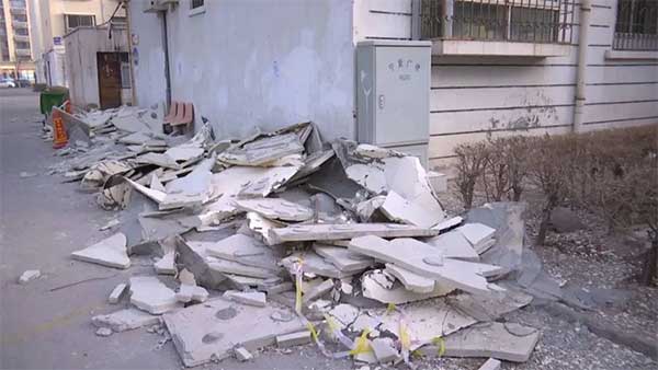 一場(chǎng)大風(fēng)過(guò)后，銀川一小區(qū)外墻保溫層大面積脫落！