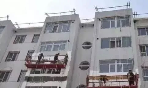 外墻保溫面層砂漿泛白原因及防范措施！